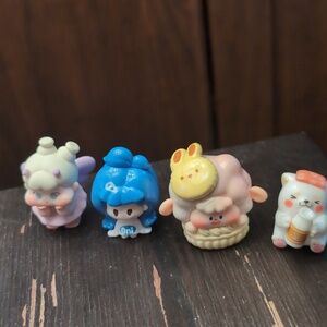 ⭐Bundle Of (4) Amazing Rare Mini Figures (Beans) From Japan